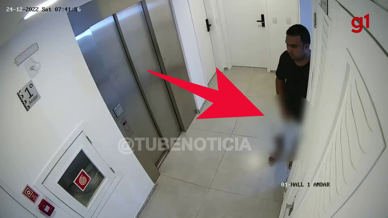 Influencer acusa zelador de entrar na casa e de se masturbar ao lado dela; imagens mostram homem se tocando no corredor